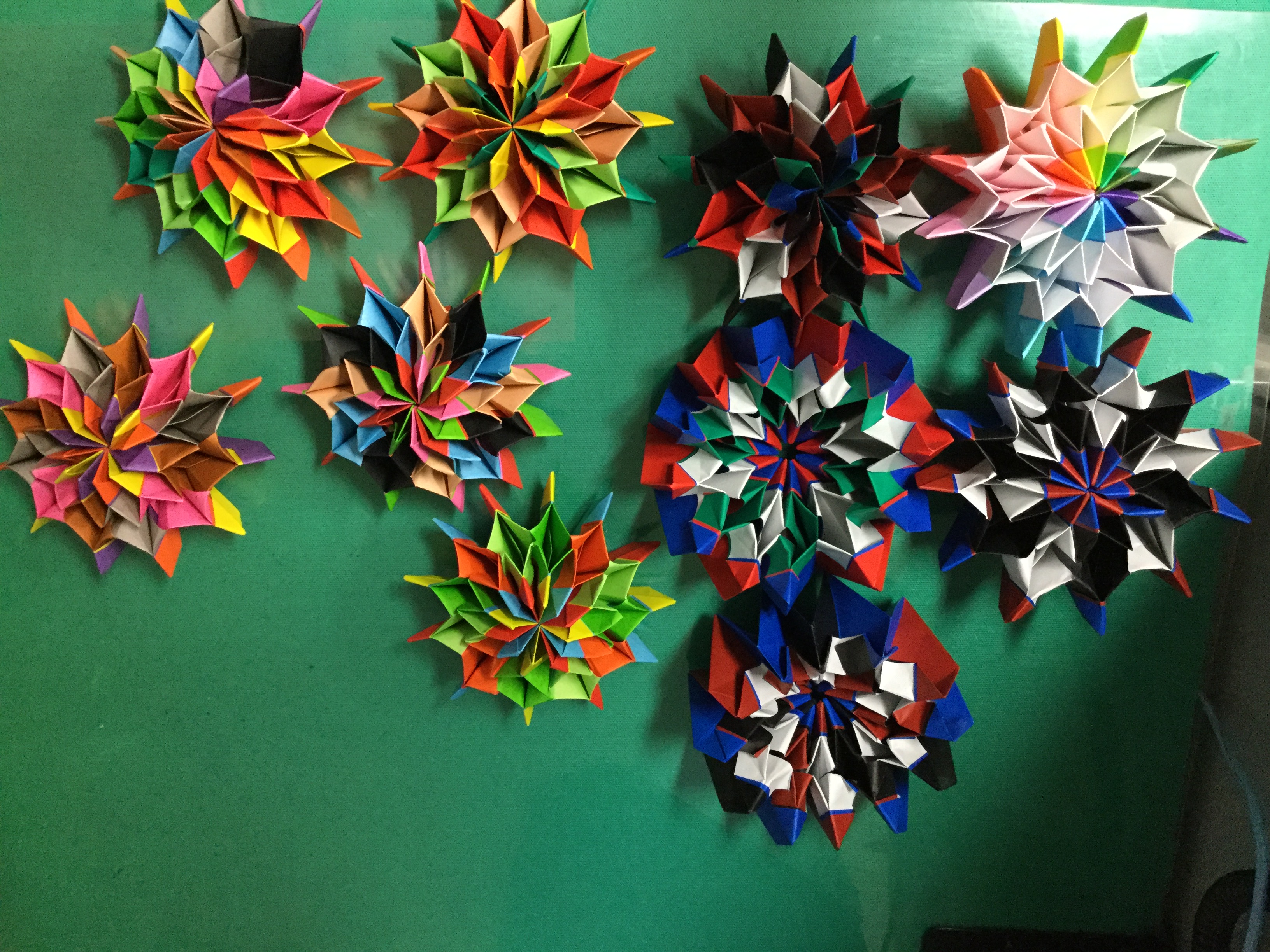 折り紙の立体的な 花火 の折り方 折り紙オンライン