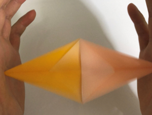 息で吹いて回す楽しい折り紙 吹きごま の簡単な折り方 折り紙オンライン