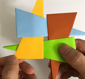 複雑だけどでかっこいい 折り紙の 手裏剣 の折り方 4枚 8枚 折り紙オンライン